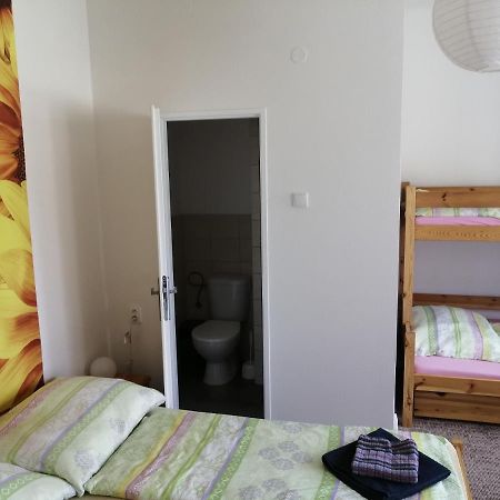 U Ladi Apartment บุลฮารี ภายนอก รูปภาพ