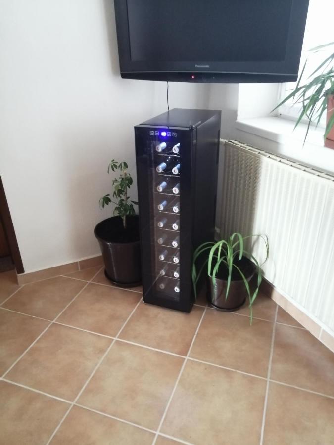 U Ladi Apartment บุลฮารี ภายนอก รูปภาพ