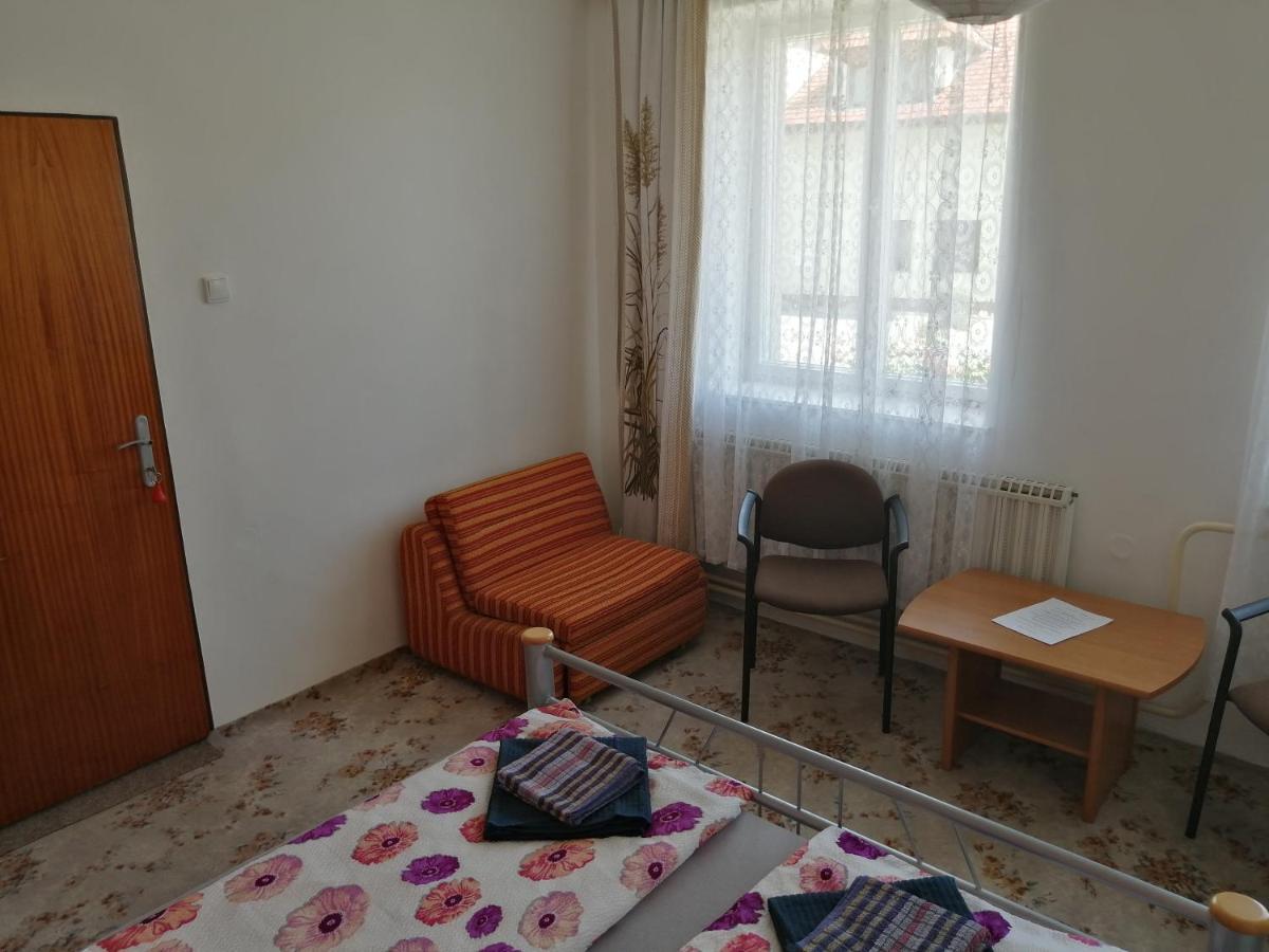 U Ladi Apartment บุลฮารี ภายนอก รูปภาพ