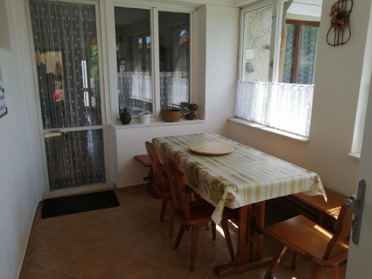 U Ladi Apartment บุลฮารี ภายนอก รูปภาพ