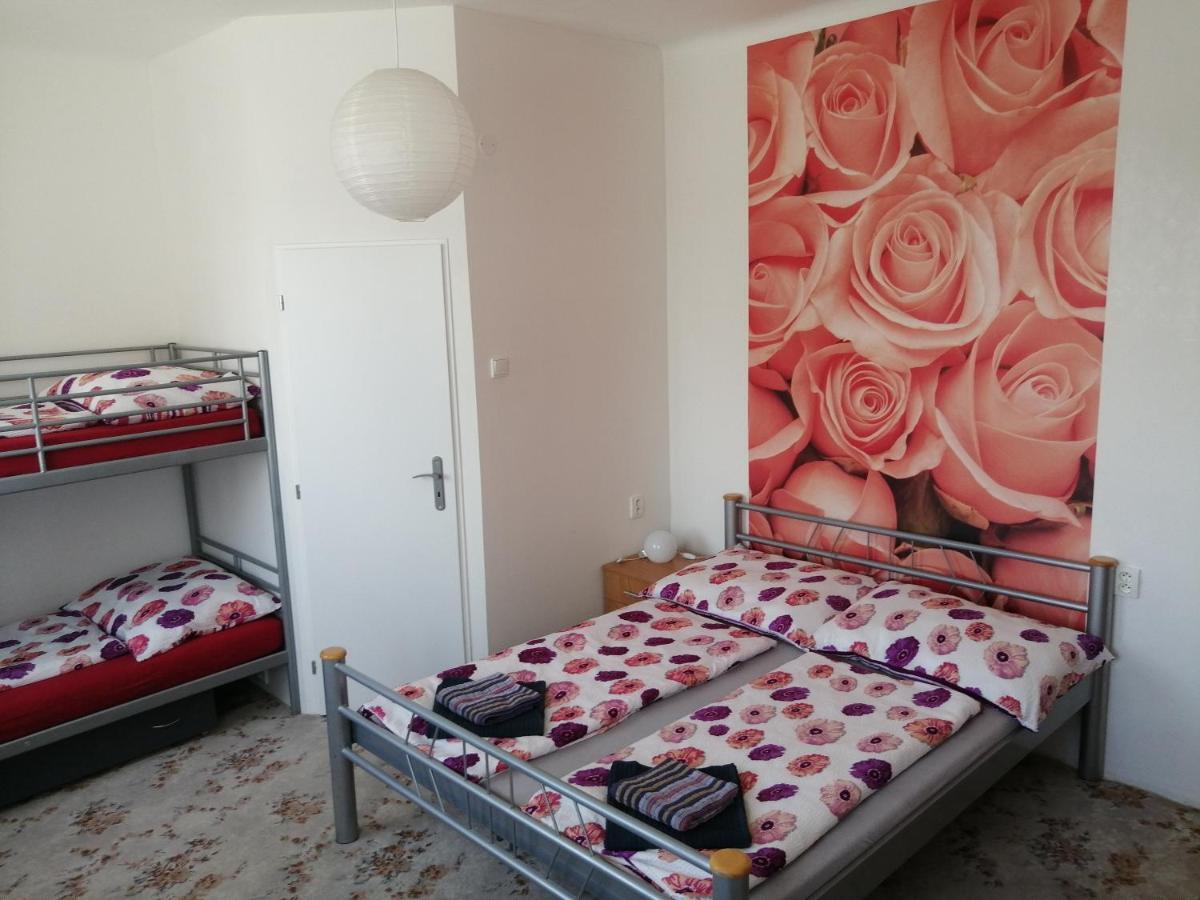U Ladi Apartment บุลฮารี ภายนอก รูปภาพ