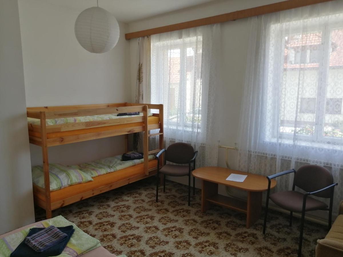 U Ladi Apartment บุลฮารี ภายนอก รูปภาพ