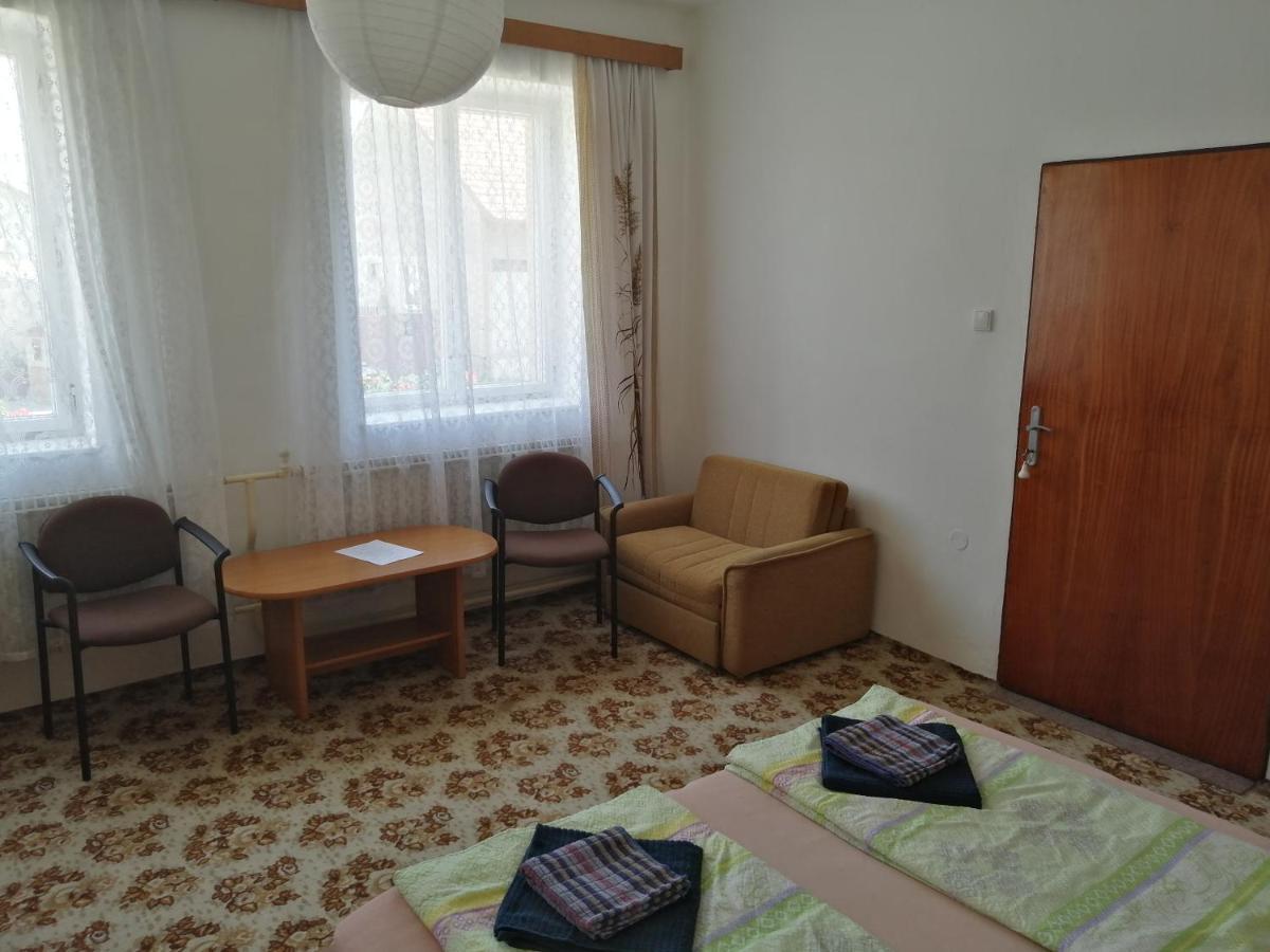U Ladi Apartment บุลฮารี ภายนอก รูปภาพ