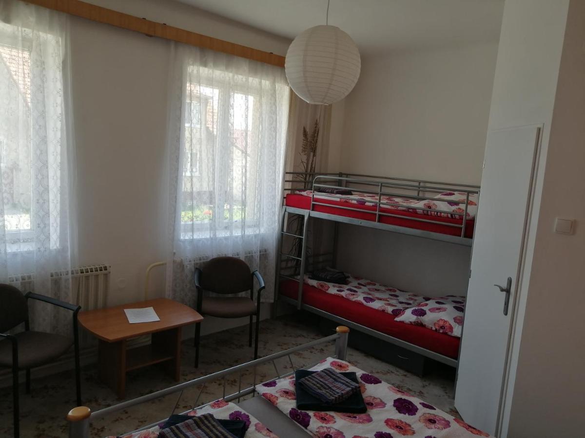 U Ladi Apartment บุลฮารี ภายนอก รูปภาพ