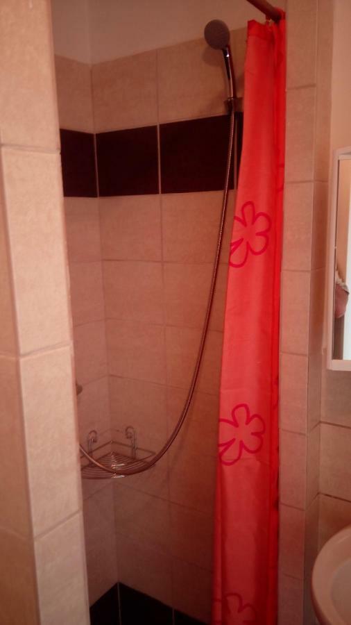 U Ladi Apartment บุลฮารี ภายนอก รูปภาพ