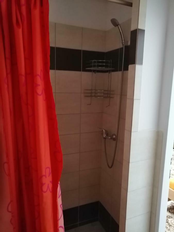 U Ladi Apartment บุลฮารี ภายนอก รูปภาพ