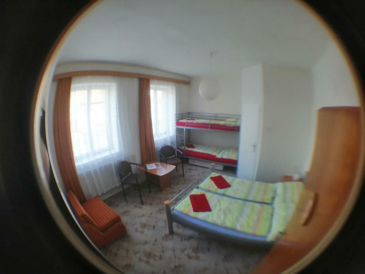 U Ladi Apartment บุลฮารี ภายนอก รูปภาพ