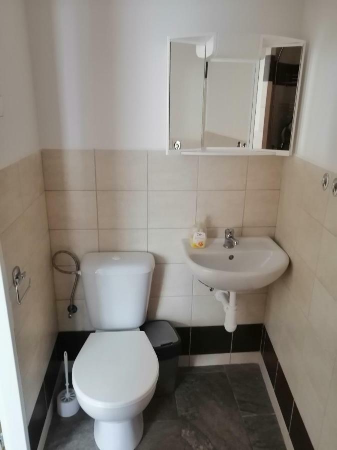 U Ladi Apartment บุลฮารี ภายนอก รูปภาพ
