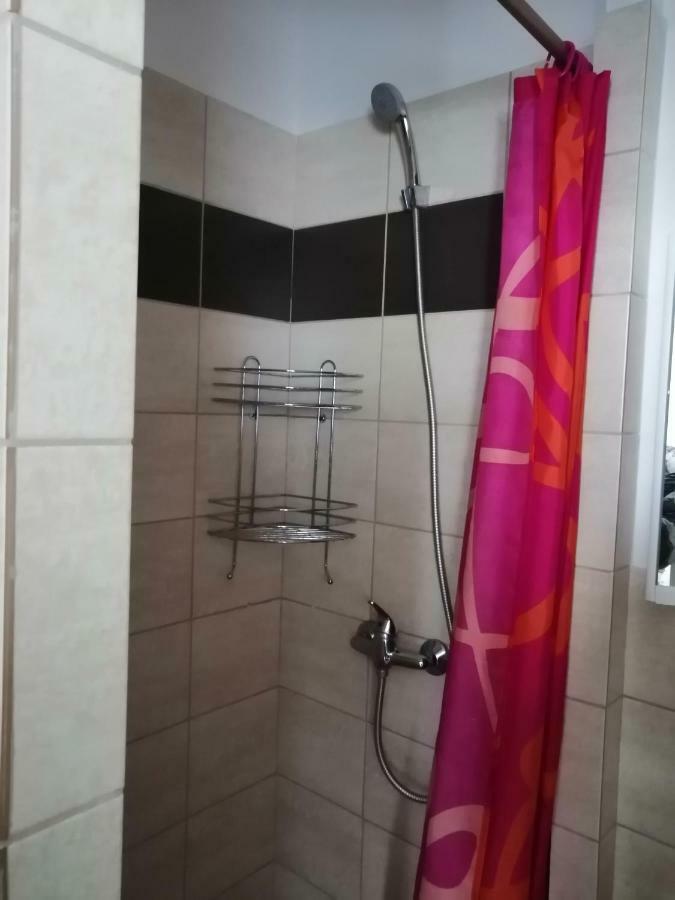 U Ladi Apartment บุลฮารี ภายนอก รูปภาพ